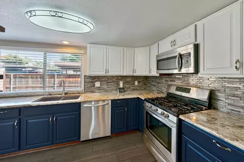 Kitchen - 6038 Casa Alegre, Carmichael, CA 95608 photo 2 of 4