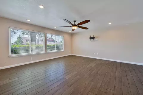 Living - 6038 Casa Alegre, Carmichael, CA 95608 photo 2 of 5