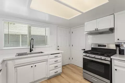 Kitchen - 9771 Larkin Rd, Live Oak, CA 95953 photo 2 of 2