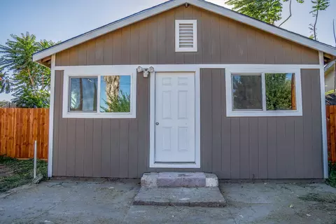 Exterior - 1415 Avondale Ave, Modesto, CA 95358 photo 4 of 5