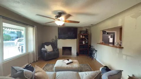 320 Covena Ave, Modesto, CA 95354 photo 3