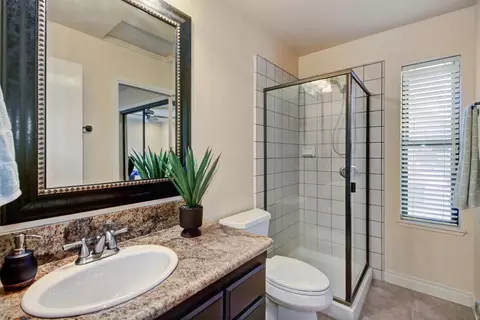 Bath - 8827 Eula Way, Orangevale, CA 95662 photo 4 of 5
