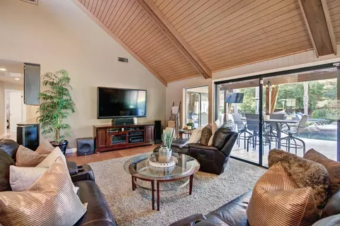 Living - 8827 Eula Way, Orangevale, CA 95662 photo 4 of 5