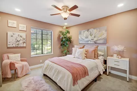 Bedroom - 8827 Eula Way, Orangevale, CA 95662 photo 3 of 6