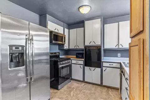 Kitchen - 4403 Fleming Way, Olivehurst, CA 95961 photo 2 of 4