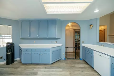 Kitchen - 2401 Chapparal Pl, Modesto, CA 95358 photo 4 of 6