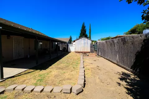 Exterior - 2401 Chapparal Pl, Modesto, CA 95358 photo 6 of 7