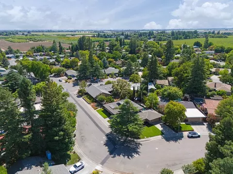 View/Area - 613 Jerome St, Davis, CA 95616 photo 6 of 11