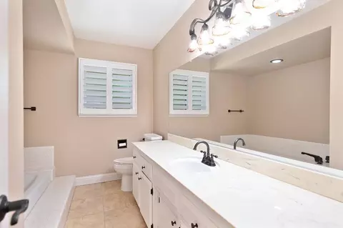 Bath - 613 Jerome St, Davis, CA 95616 photo 3 of 3