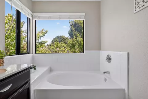 1054 Eleanor Ln, Manteca, CA 95337 photo 40