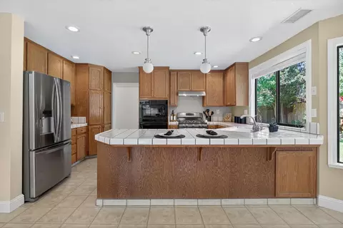 1054 Eleanor Ln, Manteca, CA 95337 photo 16