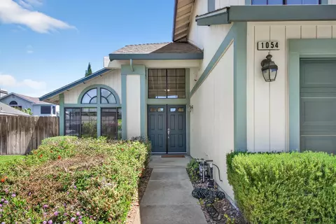 1054 Eleanor Ln, Manteca, CA 95337 photo 5