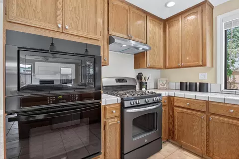 1054 Eleanor Ln, Manteca, CA 95337 photo 18