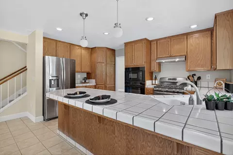 1054 Eleanor Ln, Manteca, CA 95337 photo 17