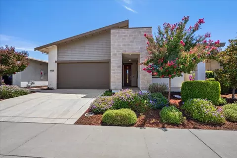 7040 Orbital Ln, Roseville, CA 95747