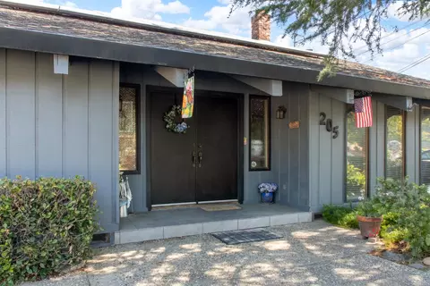 205 W Beverly Pl, Tracy, CA 95376 photo 8