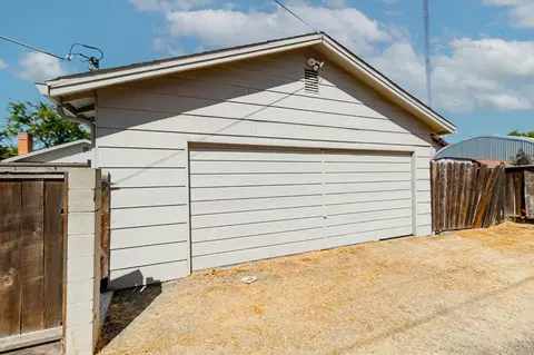 Exterior - 2206 Codding Dr, Modesto, CA 95350 photo 7 of 7