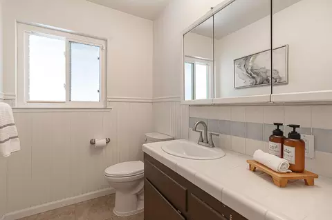 Bath - 2206 Codding Dr, Modesto, CA 95350 photo 1 of 2