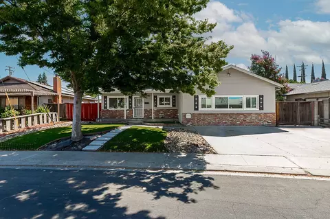 2206 Codding Dr, Modesto, CA 95350 photo 1