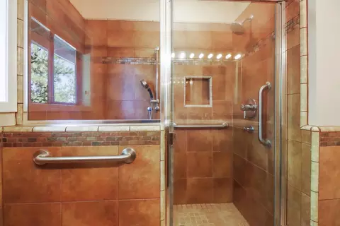Bath - 291 Fairidge Dr, Applegate, CA 95703 photo 3 of 6