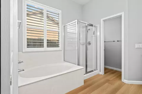 Bath - 1834 Treeline Way, Manteca, CA 95336 photo 1 of 2
