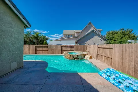 Exterior - 849 Miraggio Dr, Patterson, CA 95363 photo 8 of 9