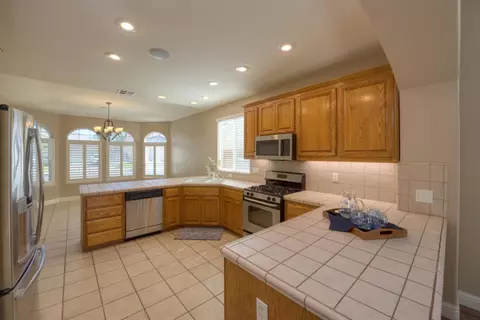 Kitchen - 849 Miraggio Dr, Patterson, CA 95363 photo 2 of 2
