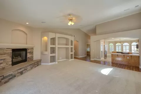 Living - 849 Miraggio Dr, Patterson, CA 95363 photo 3 of 3