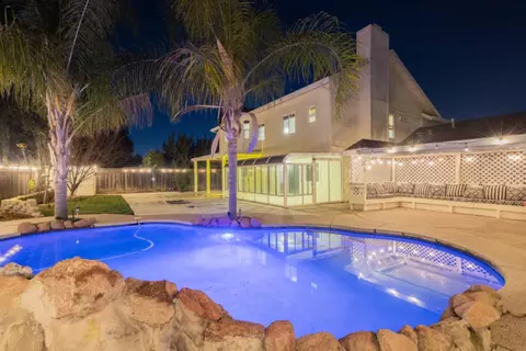 5400 Lawnview Way, Elk Grove, CA 95758