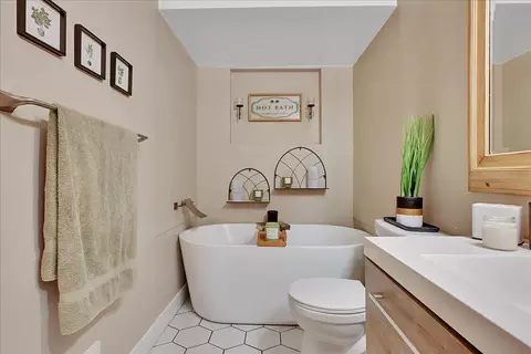 Bath - 1885 Sycamore St, Gridley, CA 95948 photo 9 of 10