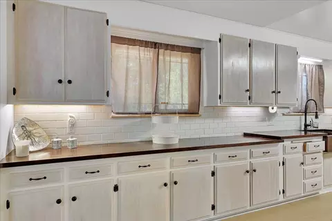 Kitchen - 1885 Sycamore St, Gridley, CA 95948 photo 7 of 7
