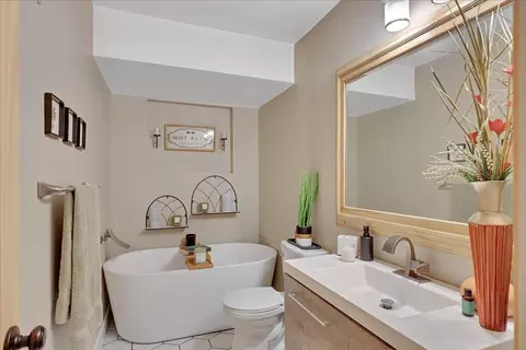 Bath - 1885 Sycamore St, Gridley, CA 95948 photo 7 of 10