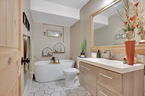 Bath - 1885 Sycamore St, Gridley, CA 95948 photo 10 of 10