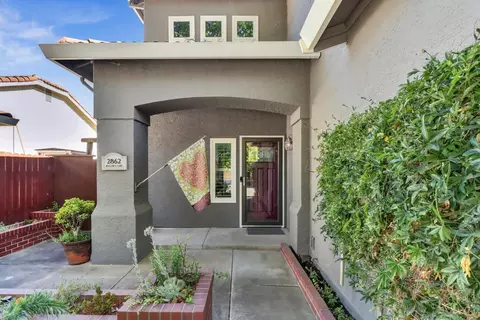 2862 Mallorca Ln, Davis, CA 95618 photo 2