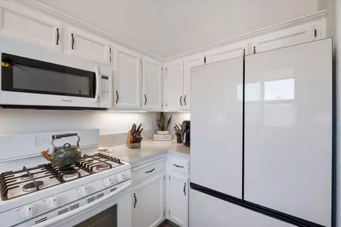Kitchen - 173 Cornstone Way, Manteca, CA 95336 photo 3 of 3