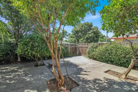 1429 Kingfield Dr, Modesto, CA 95350 photo 32