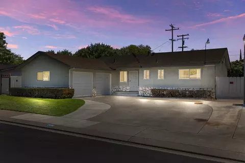 2032 Peach Dr, Modesto, CA 95350 photo 1