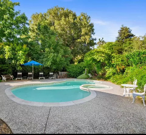 615 Stanley Ln, El Sobrante, CA 94803