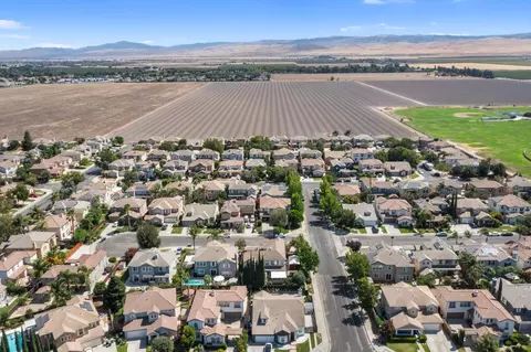 View/Area - 2905 Funston Ct, Tracy, CA 95377 photo 5 of 12