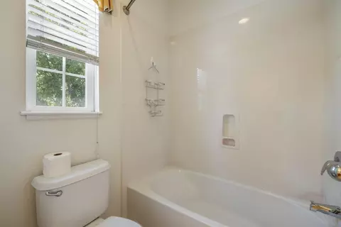 Bath - 2905 Funston Ct, Tracy, CA 95377 photo 4 of 5