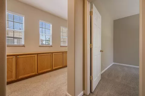 Entry Way - 2905 Funston Ct, Tracy, CA 95377 photo 6 of 10