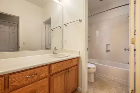 Bath - 2905 Funston Ct, Tracy, CA 95377 photo 3 of 5