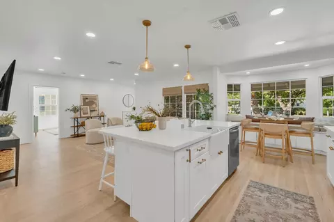 Kitchen - 1268 8th Ave, Sacramento, CA 95818 photo 4 of 7