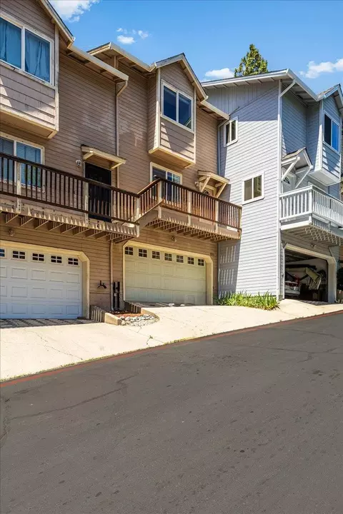 1366 Oak Ridge Dr, Colfax, CA 95713
