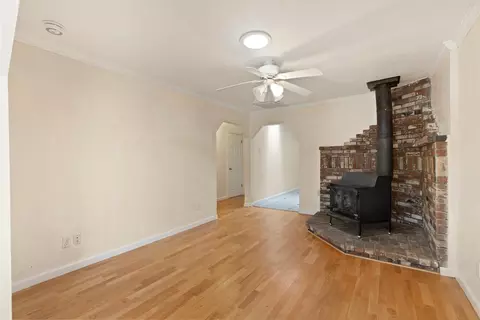 Living - 2100 3rd St, Hughson, CA 95326 photo 4 of 5