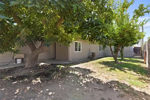 Exterior - 2100 3rd St, Hughson, CA 95326 photo 8 of 9