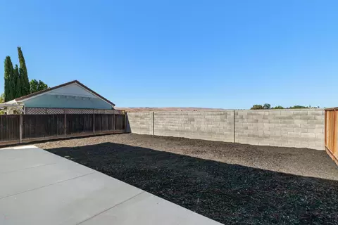 Exterior - 1011 Kennedy Pl, Tracy, CA 95377 photo 8 of 11