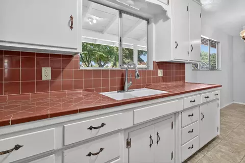 1600 E Coolidge Ave, Modesto, CA 95355 photo 8