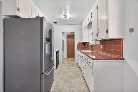 1600 E Coolidge Ave, Modesto, CA 95355 photo 7