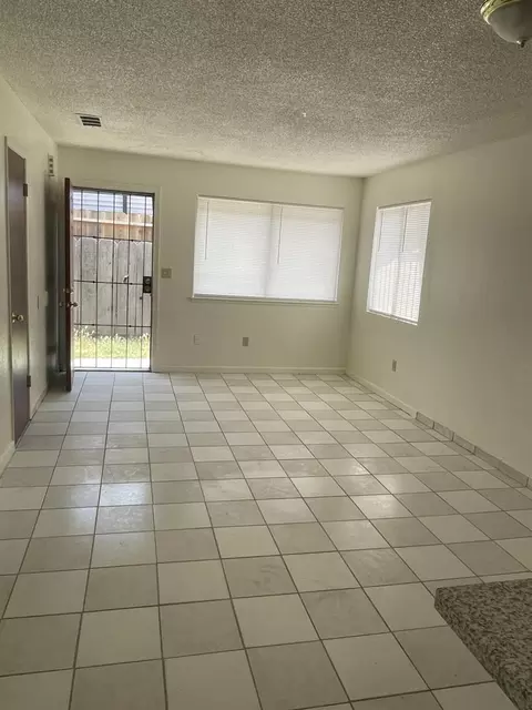 1014 Santa Fe Ave, Modesto, CA 95351 photo 7